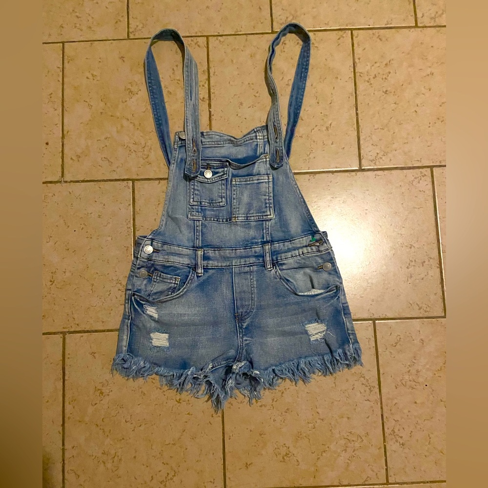 Almost Famous Overall shorts size 7